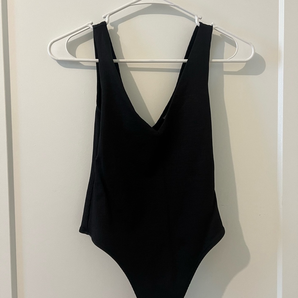 Bershka Ribbed Black V-Neck Top